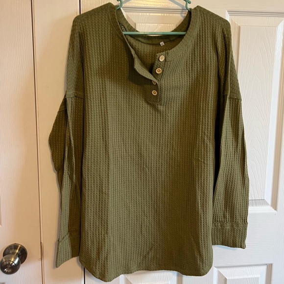 Olive green waffle top - Picture 1 of 6